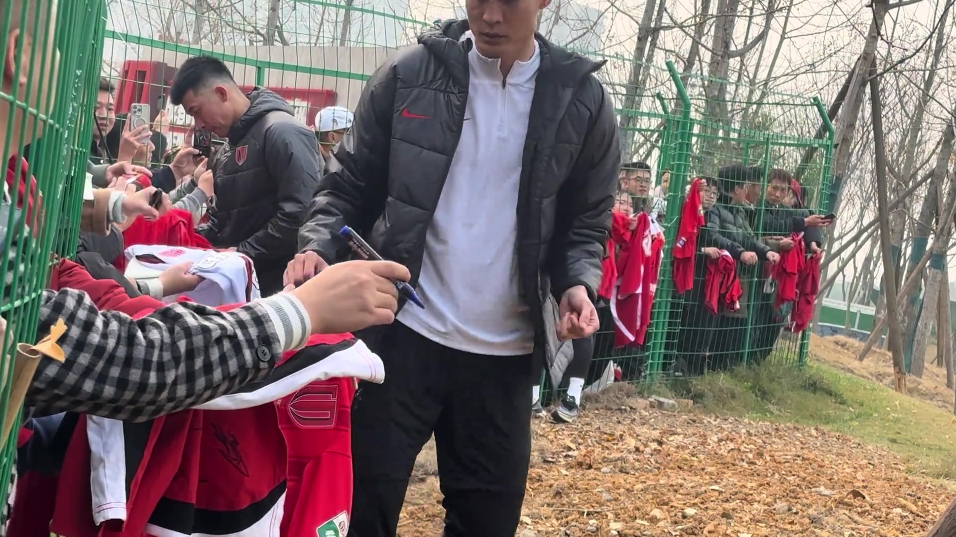 新援到位！快速融入“書法文化” ，歡迎來到我們?nèi)爻谴蠹彝?> </a>
            <div   id=